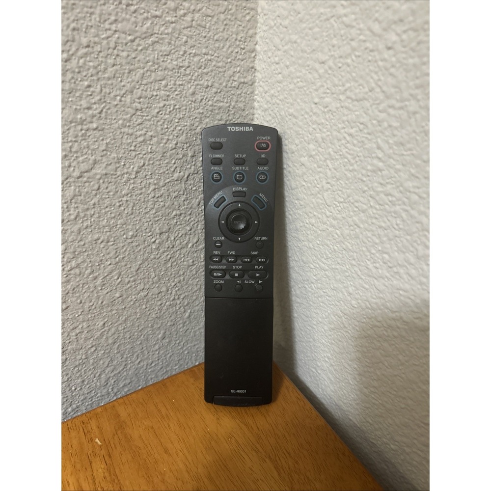 Toshiba SE-R0031 Remote Control‎ Tested Turns On Black Genuine